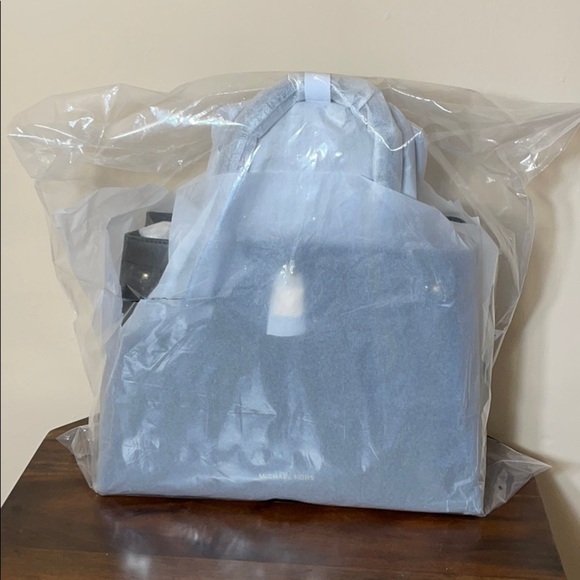 Michael Kors Gramercy Large Pebble Leather Satchel - Picture 3 of 7